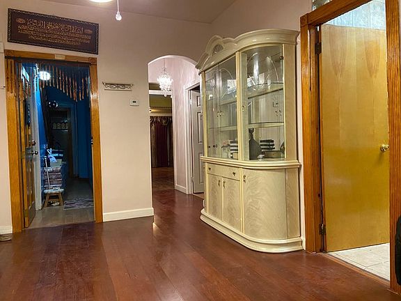 4th image of 16837 90th Ave #1