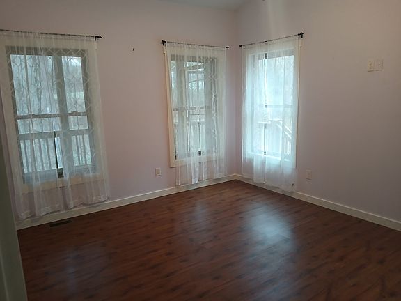 4th image of 178 Chestnut Walk Dr