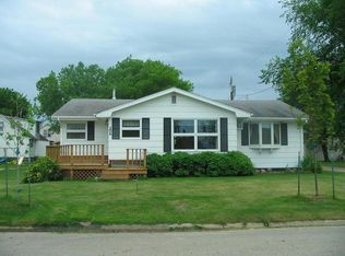 208 4th Ave, Northwood, ND 58267