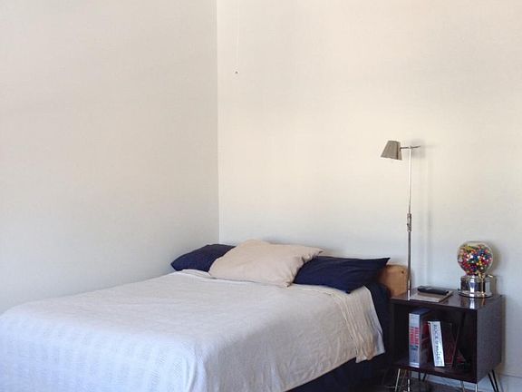 4th image of 2046 W Berteau Ave APT 1