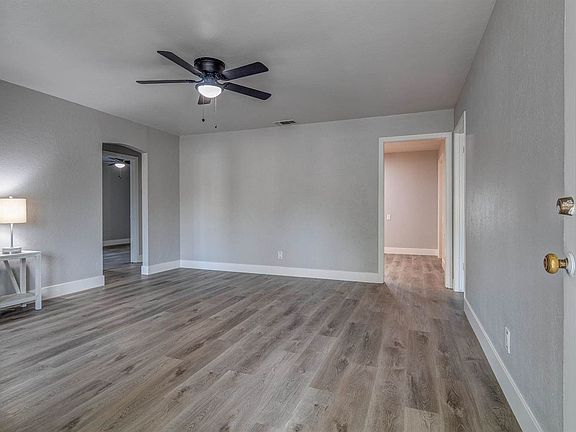 4th image of 2550 24th Ave