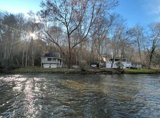 817 Riverbend Dr, Hayesville, NC 28904