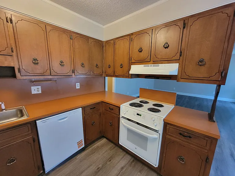 4460 Whisperwood Dr — Photo 11