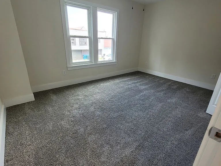 21 E Maple St — Photo 16