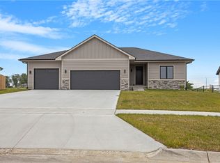 3203 NW 27th Cir, Ankeny, IA 50023