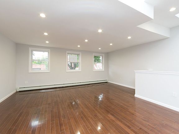 4th image of 648 E 84th St