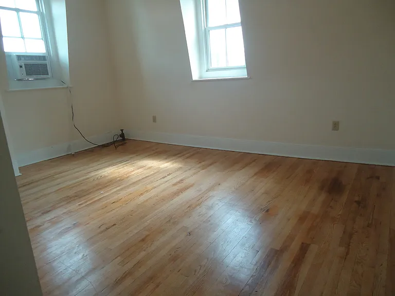 136 Warren St #3 — Photo 10