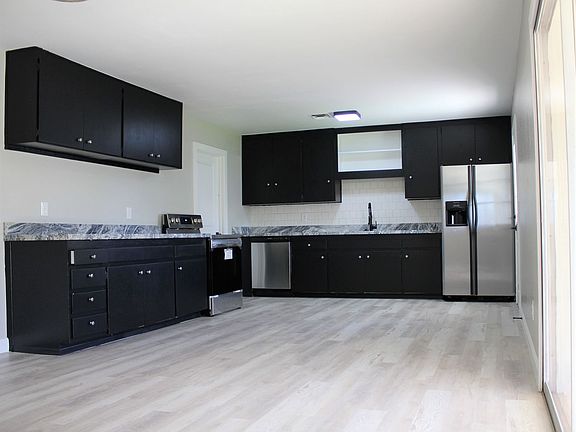 2nd image of 8337 E Cypress St