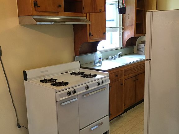 3rd image of 2067 48th St #2