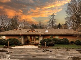 5561 Franklin Rd, Bloomfield Hills, MI 48301