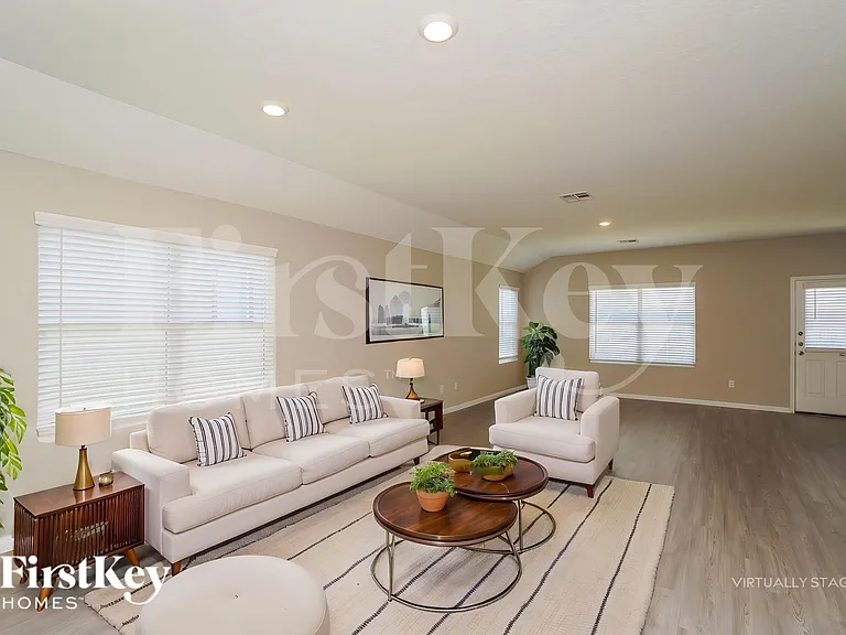 1224 Treehouse Ln — Photo 5