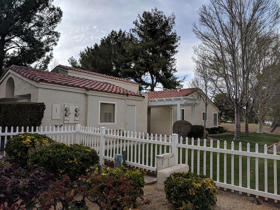 1st image of 14814 Clubhouse Dr APT D
