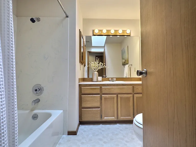 3910 Maple Rd — Photo 8