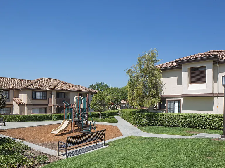 Rancho Tierra Apartment Homes — Photo 8
