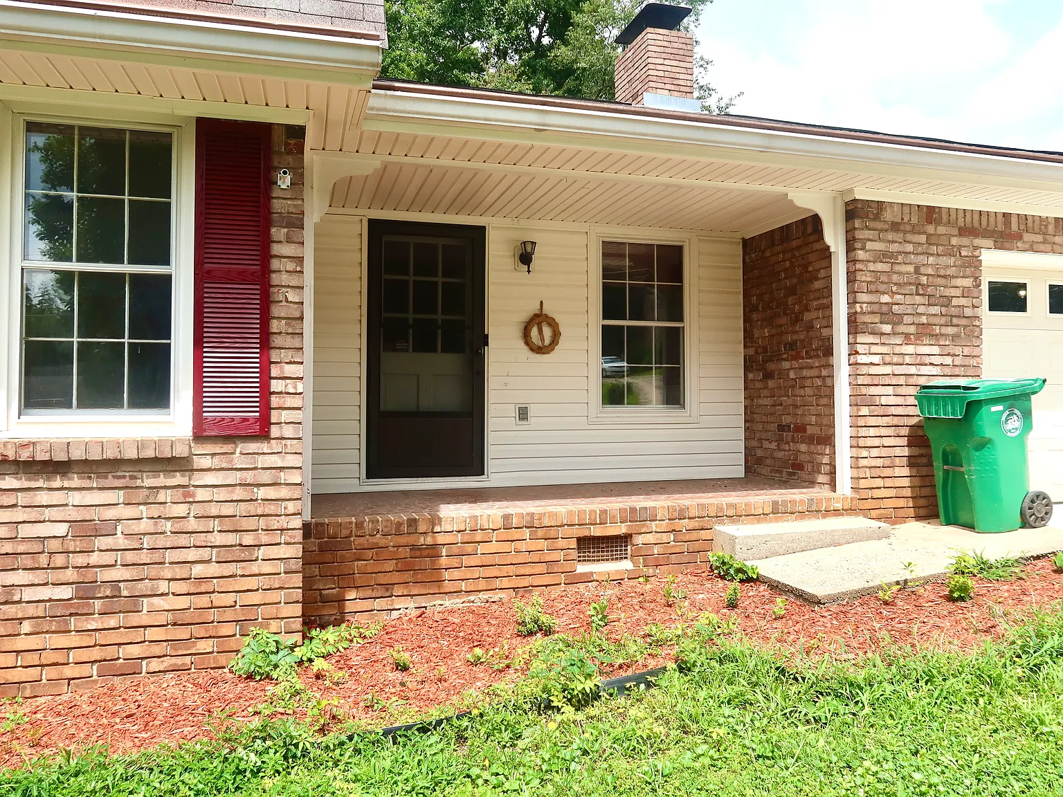 5 bed, $2,400 — Photo 3