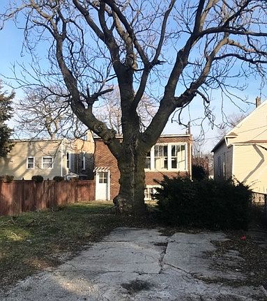 3rd image of 2336 S 59th Ct