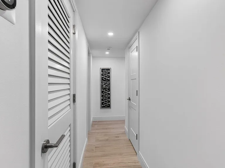 120 N Ocean Blvd #203 — Photo 29