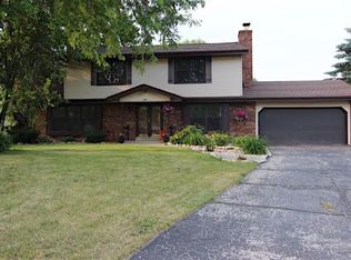 1140 1140 Eastern Trl, Mukwonago, WI 53149