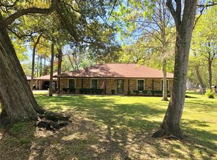 105A Woodland Rd, Lake Jackson, TX 77566
