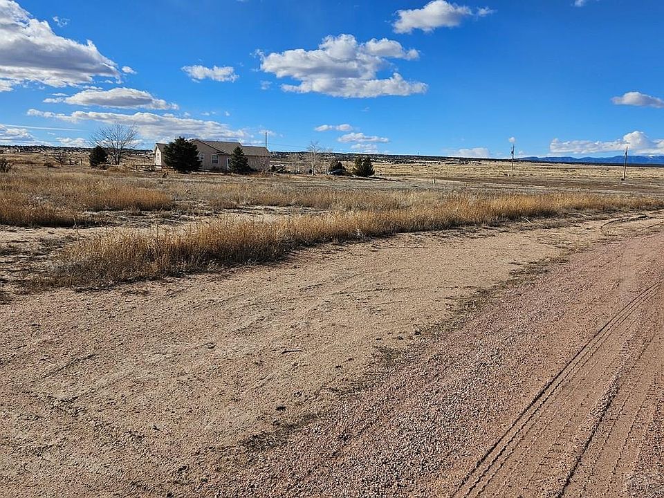 2nd image of 894 E Pioneer Dr