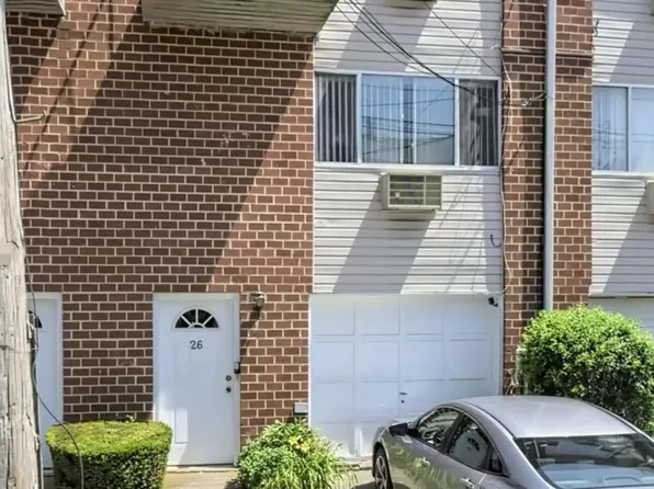 26 Francine Ct #B, Staten Island, NY 10306