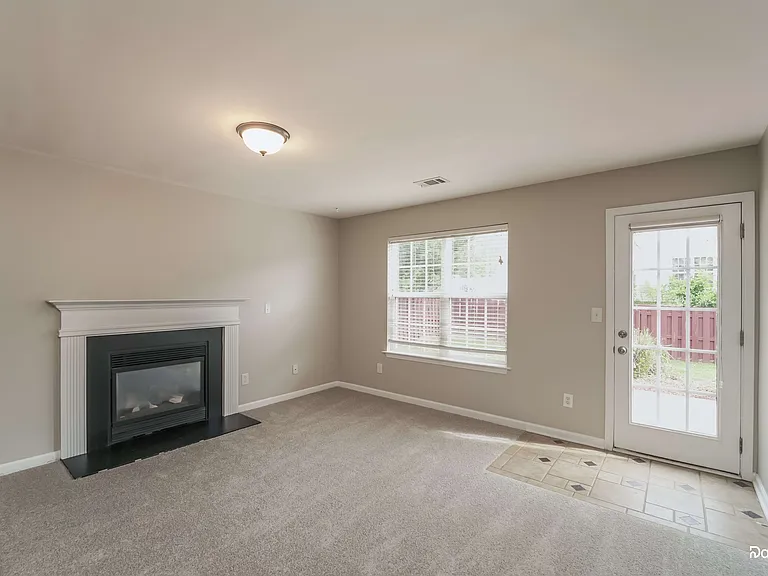 140 Dunnell Rd — Photo 7