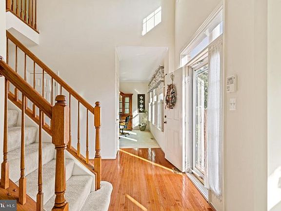 5th image of 5891 Rhode Island Dr