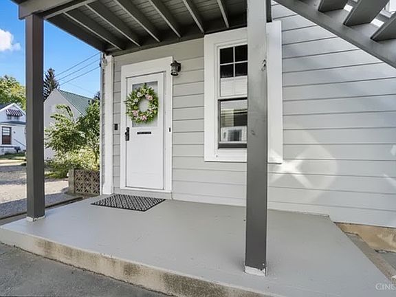 side door that enters into the kitchen