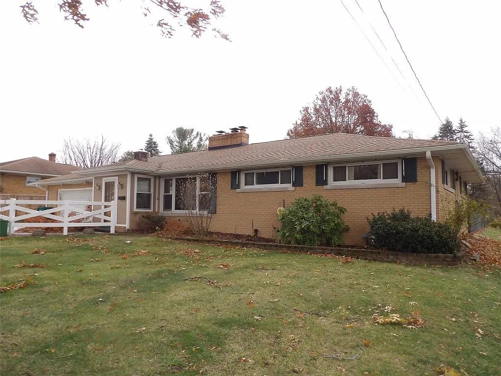 5301 Schwartz Dr photo 1