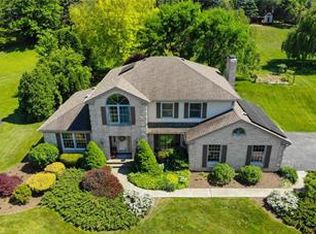 4220 Ascot Cir, Allentown, PA 18103