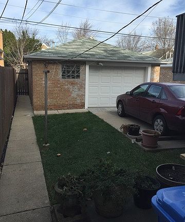 3rd image of 6230 W Belmont Ave