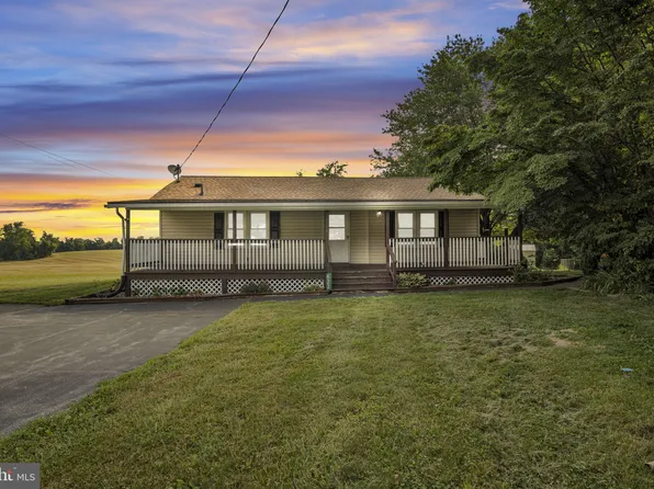 622 W Pine St, Mount Holly Springs, PA 17065