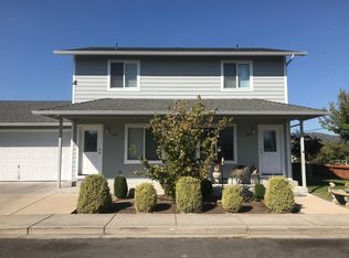 1344 Willow Ln, Grants Pass, OR 97527