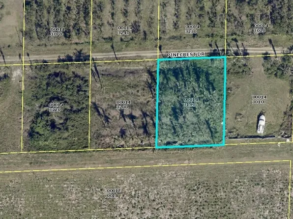 6271 Pinecrest Dr, Bokeelia, FL 33922