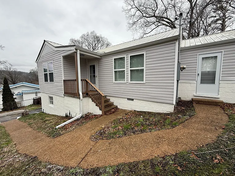 456 Warren St — Photo 1