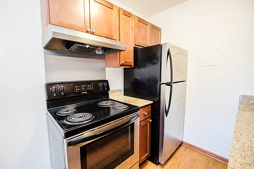 Emerson Apartments | 2537 Photo 1