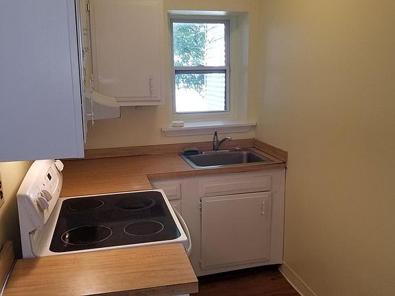 5th image of 213 N Lincoln St #2