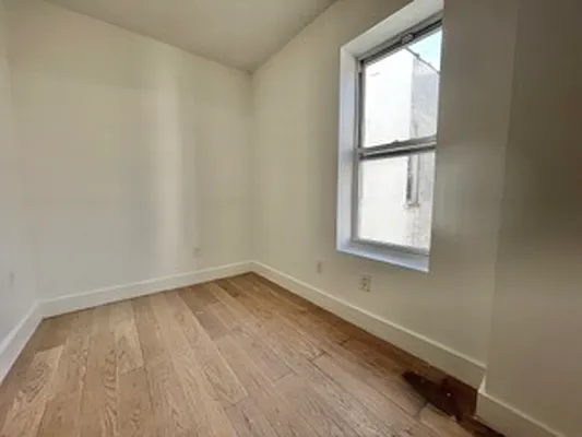 Rented by New Amsterdam Realty Group | media 31