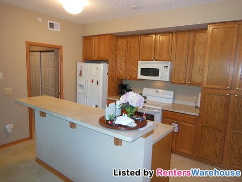 3rd image of 11730 Vermillion St NE Unit A