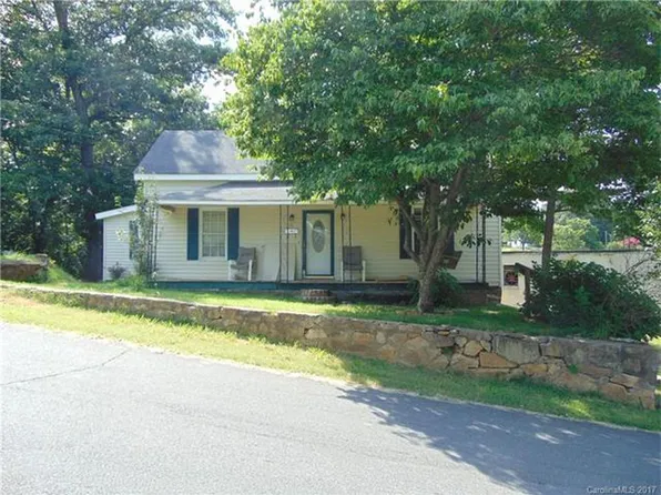 317 1st St, Mount Holly, NC 28120