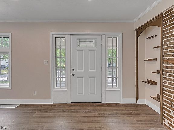 5th image of 3504 W 123rd St