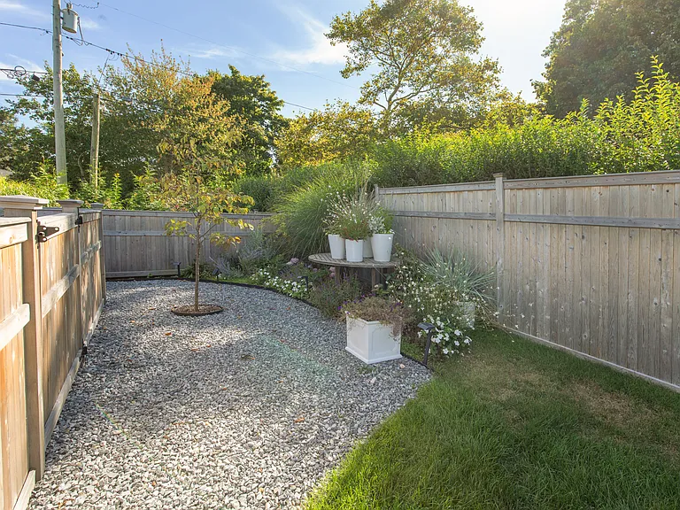 44 Hillcrest Ave — Photo 28