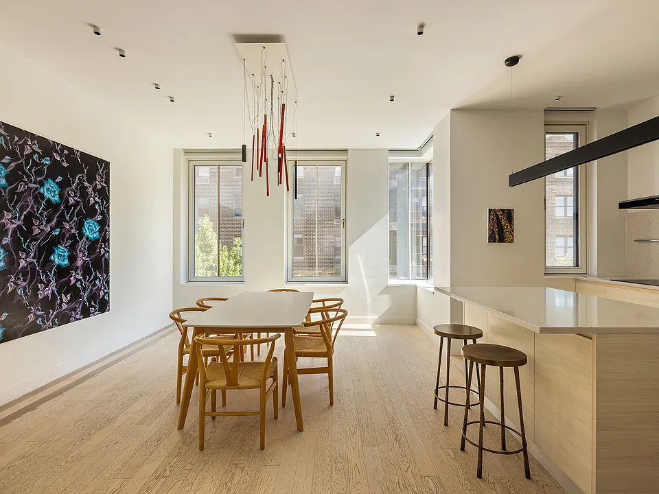 242 W 22nd St #PENTHOUSE