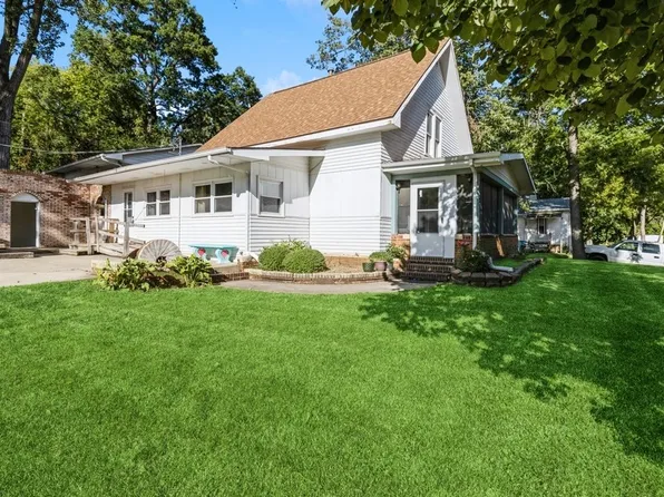 4221 Commerce Dr, West Des Moines, IA 50265