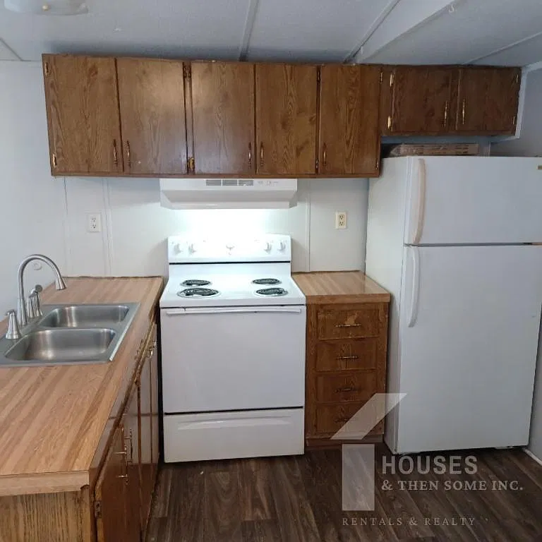 109 Smiley Dr — Photo 4