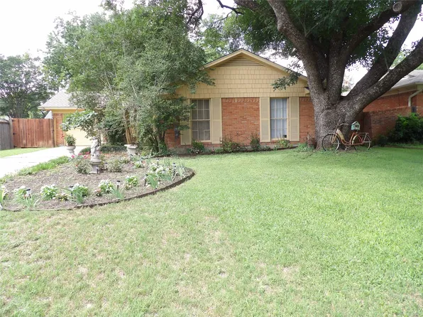 710 James Dr, Richardson, TX 75080