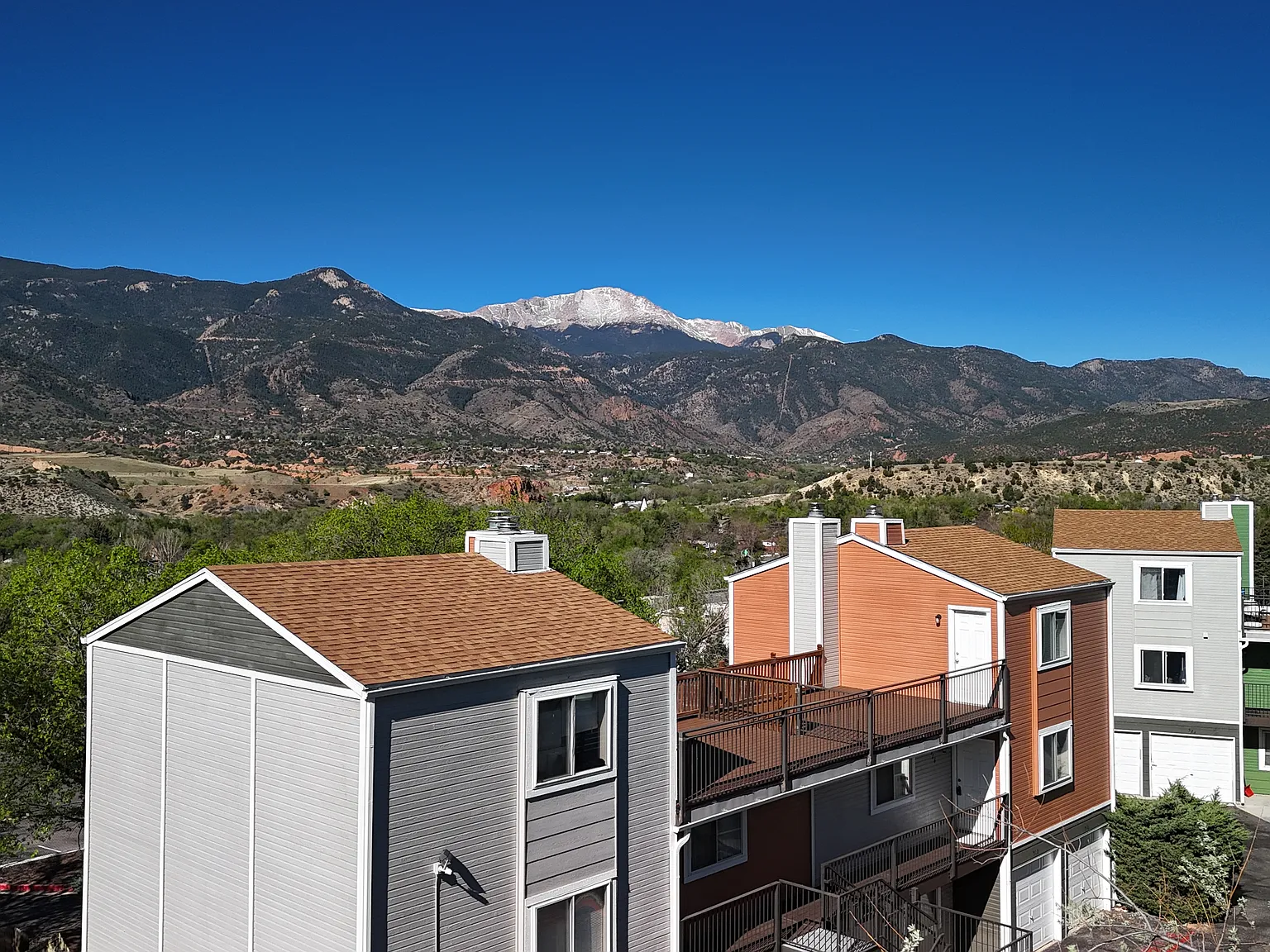 2 bed, 1.5 bath, 864 sqft, $1,800 — Photo 1