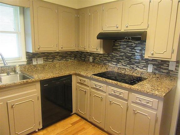 3rd image of 520 Bowen Dr