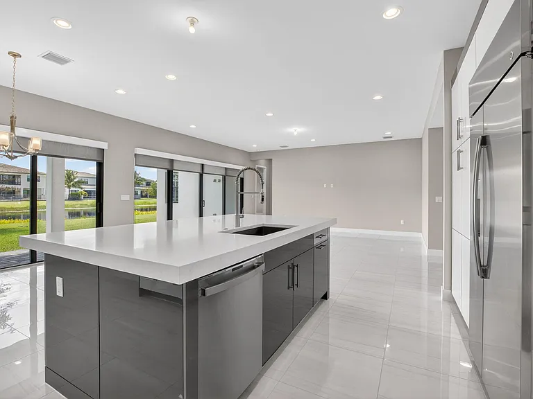 17089 Rainbow Falls Trl — Photo 25
