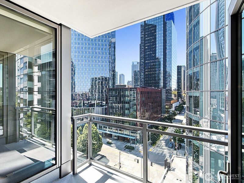 2nd image of 820 Blanchard Street #1007